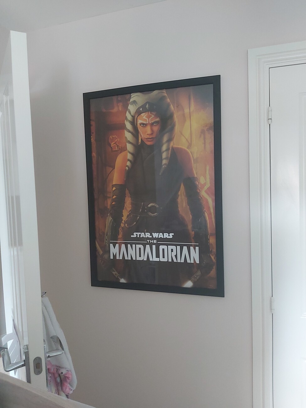 Star Wars Ahsoka Tano Visage & Logo Série Art d'Affiche Disney Star Wars Ahsoka Tano Visage & Logo Série Art d'Affiche Disney
