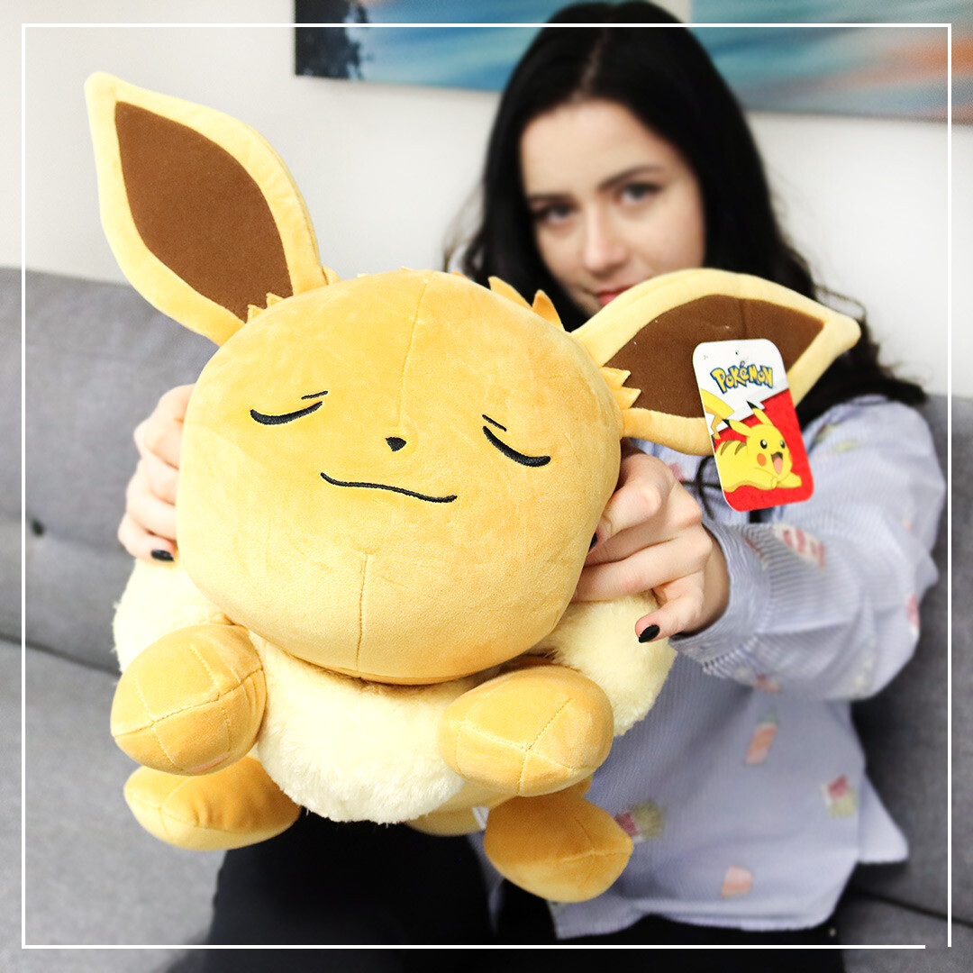 Peluche Eevee Dormindo Pokémon 45 Cms (Idade minima recomendada: 6 anos)