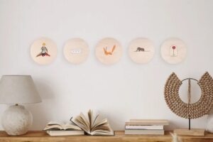 Wall Decorations & Accessories