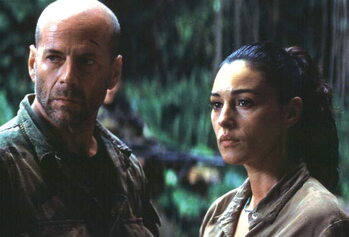 Canvas Print Bruce Willis And Monica Bellucci, Tears Of The Sun