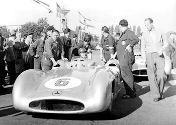 Canvas Print Hans Herrmann in a mercedes w196 stromlinienwagen, 1954