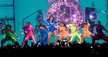 Canvas Print Rihanna in concert at the Echo Arena in Liverpool 2011