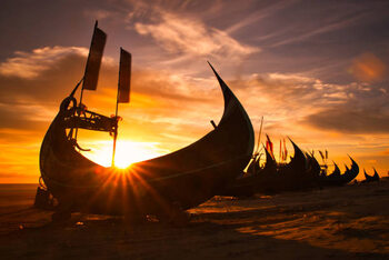 Canvas Print Silhouette of moored viking ships on