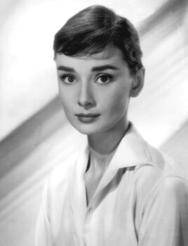 Canvas-taulu Audrey Hepburn in the 50's