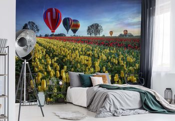 Papel de parede Hot Air Balloons Over Tulip Field