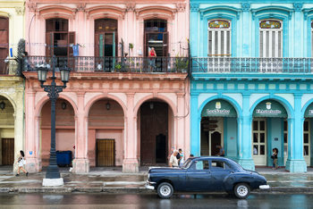 Eksklusiiviset taidevalokuvat Colorful Architecture and Black Classic Car