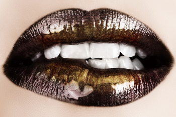 Glass Art Brown Lips - Need