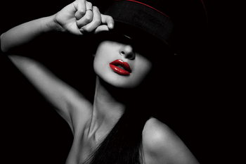 Glass Art Passionate Woman - Hat and Red Lips b&w