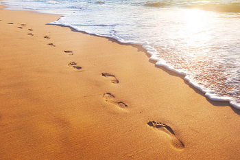 Glass Art Sea - Footsteps in the Sand