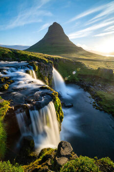Juliste Kirkjufell and waterfall at sunrise in