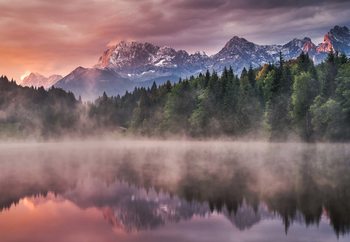 Sunrise At The Lake Valokuvatapetti