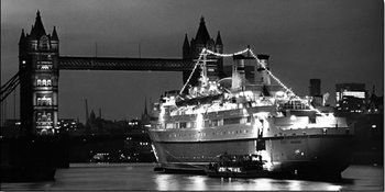 Finnpatner Ferry at Tower bridge, 1968 Art Print