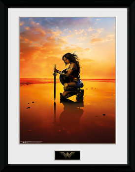 Poster Emoldurado Wonder Woman - Kneel