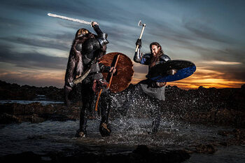 Футболка Vikings fighting on cliffs of Palos