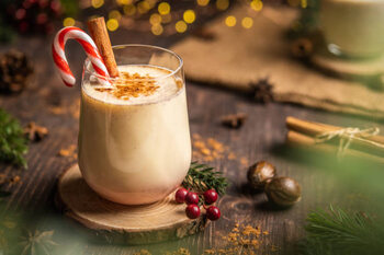 Εκτύπωση καμβά Eggnog with spicy cinnamon.Christmas and winter