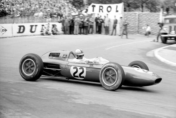 Принти на полотні Jack Brabham in the lotus climax 24 at gasworks, 1962