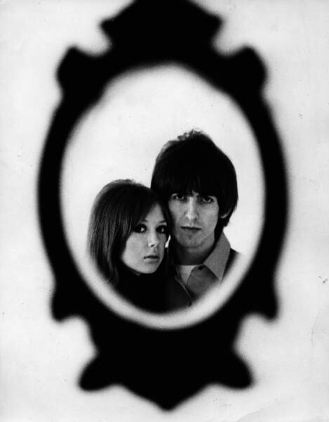 Плакат GEORGE HARRISON with wife PATTIE BOYD