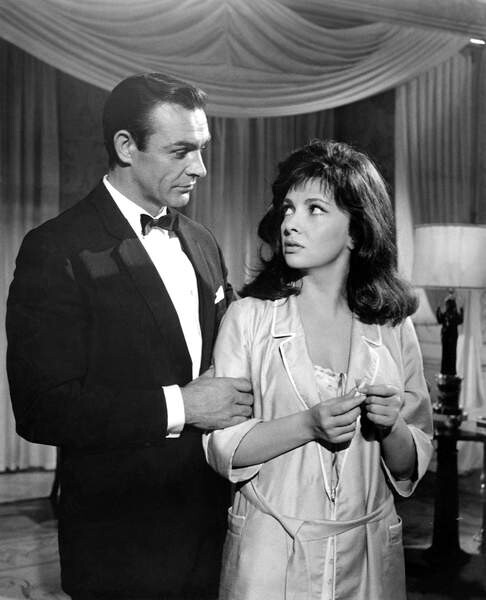 Наклейка Sean Connery And Gina Lollobrigida, Woman Of Straw 1964