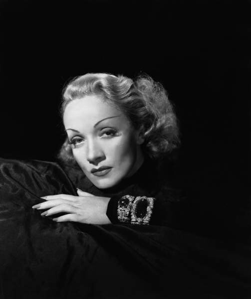 Принти на полотні 17Th December 1943: German-Born Actress Marlene Dietrich  Wearing A Jewel-Encrusted Bracelet.
