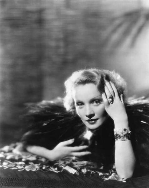 Плакат Dishonored - X 27 1931 directed by Josef von Sternberg