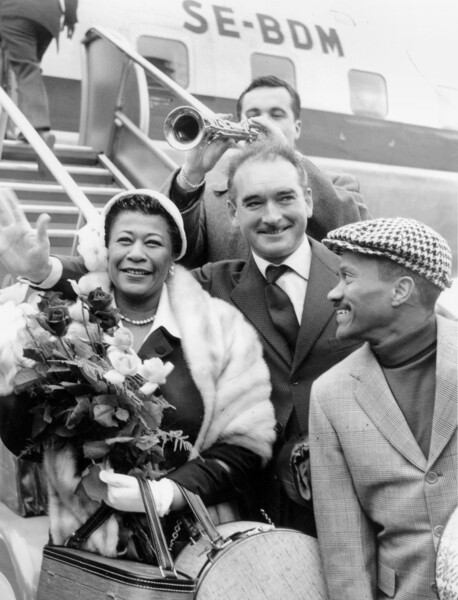 Плакат Ella Fitzgerald at Paris Airport, 1957