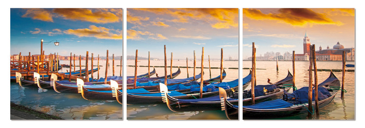 Boats in the bay Slika