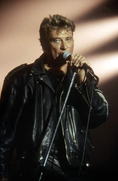 Johnny Hallyday on Stage in 1987 | Posters, Art Prints, Wall Murals | +250  000 motifs