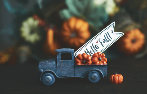 Arte Fotográfica Little truck with load of miniature pumpkins for fall and Thanksgiving