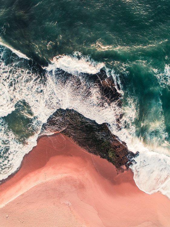 Valokuvataide Red beach on the Atlantic coast