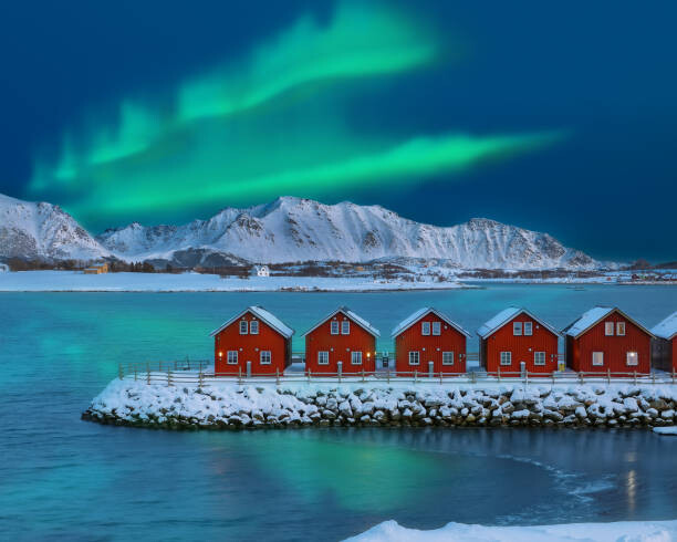 Canvas Print Amazing scenery wit traditional red wooden