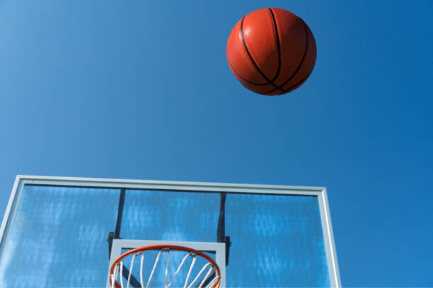 Canvas Print Basketball Shoot in Air to Basket