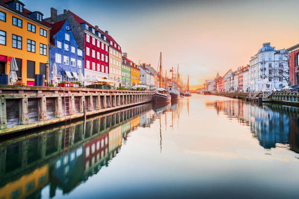 Canvas Print Copenhagen, Denmark. Nyhavn, Kobenhavn's iconic canal,