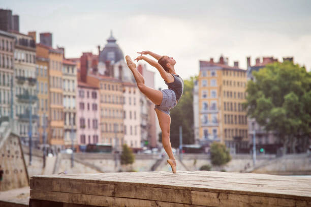 Canvas Print Female ballet dancer dancing in the