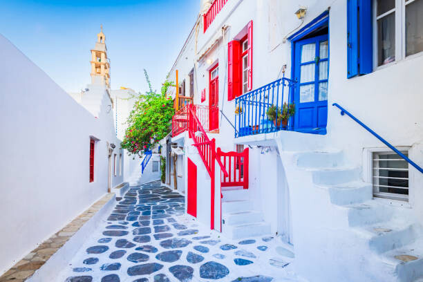 Canvas Print Mykonos, Greece - Cobblestone alley whitewashed