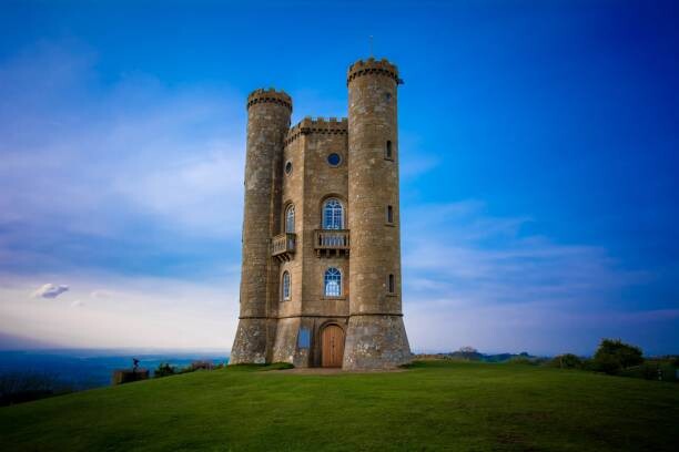 Canvas Print The Broadway Tower