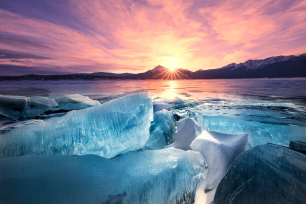 Canvas-taulu Dawn Breaks, Ice Breaks, Abraham Lake,