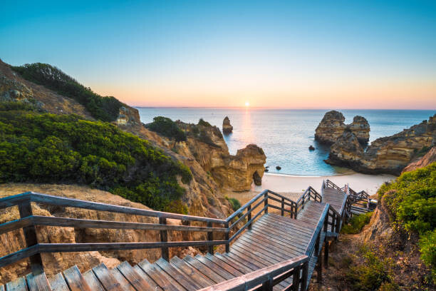 T-shirt Walkway to idyllic beach, Algarve, Portugal