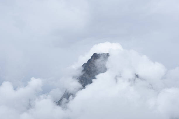 Juliste Clouds envelop Mount Midi dOssau in