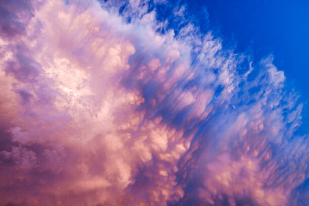 Juliste Surreal science fiction fantasy cloudscape, purple