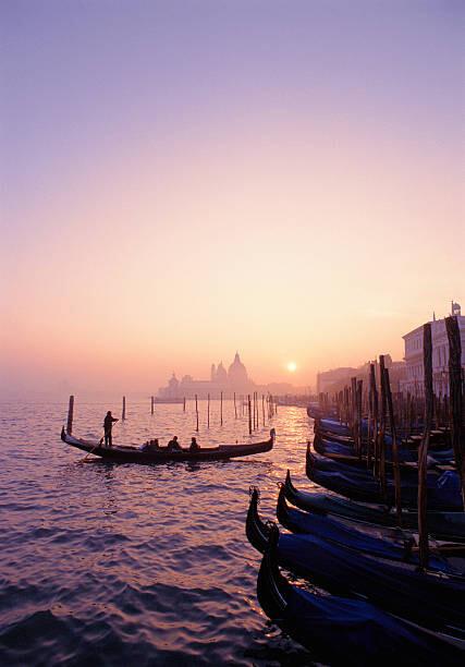 Bilde på lerret Italy, Venice  gondolas at sunset