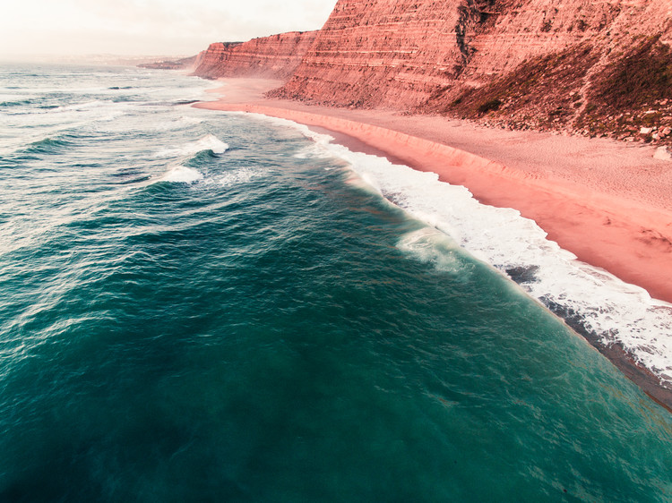 Valokuvatapetti Red hills in the atlantic Portugal coast