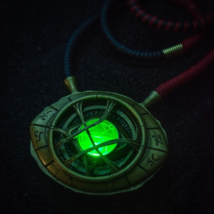 Doctor Strange Pendant Eye Of Agamotto Luminous Pendant Necklace Cosplay  Props | eBay