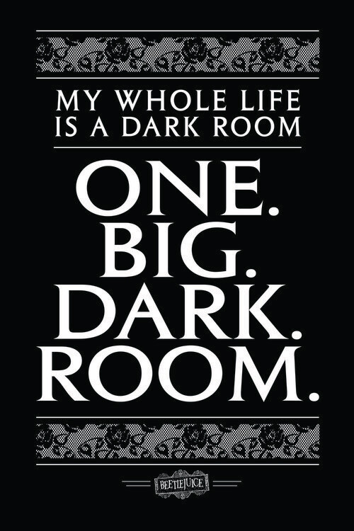 Murais de parede Beetlejuice - One big dark room