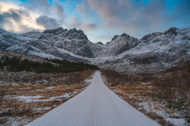 Plakat Scenic road covered with snow in