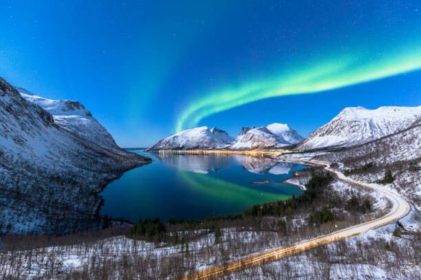 Plakat The aurora borealis lights up in