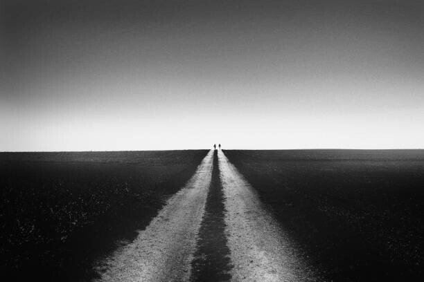 Poster Together to the horizon. Two people