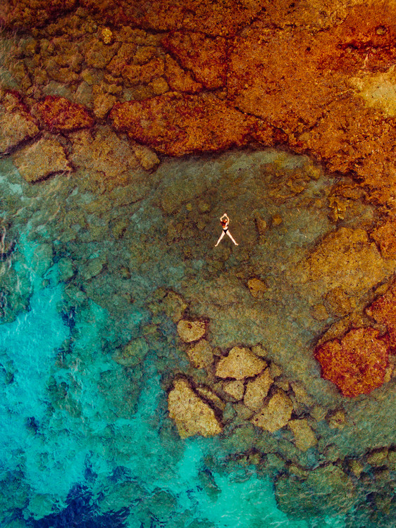 Art Print on Demand Woman swiming at sea
