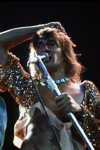 Poster Rod Stewart in concert with rock band The Faces, 1972
