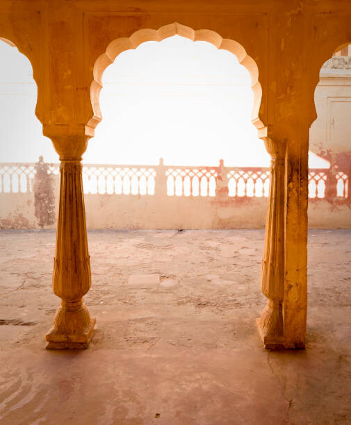 Poster Ornate Indian arch and courtyard