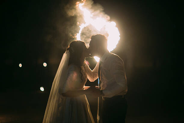 Poster Romantic kiss just married couple in